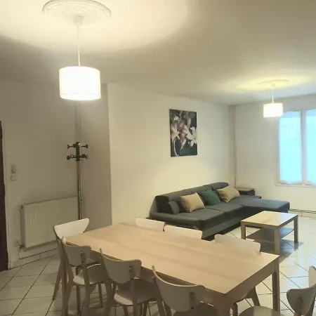 Casa vacanze La Vallee, Spacieuse Maison 6 Chambres, *