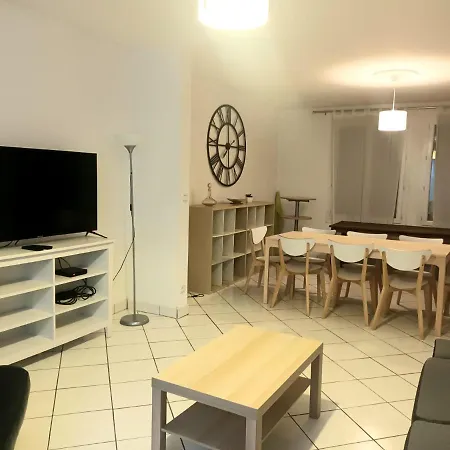 La Vallee, Spacieuse Maison 6 Chambres, *